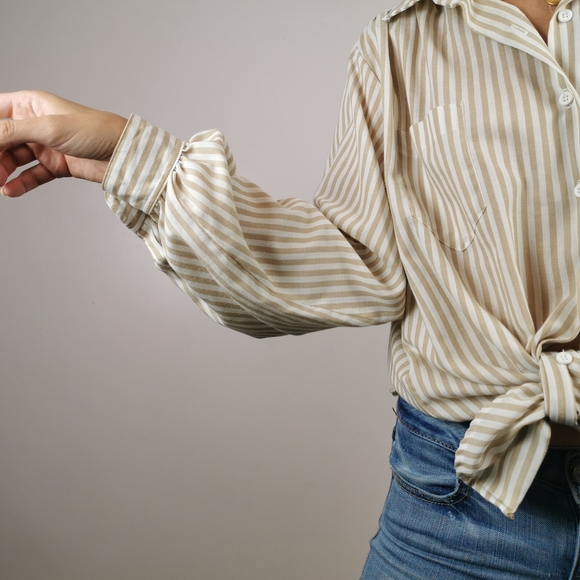 Vintage minimalist Large button up blouse shirt - Picture 9 of 9